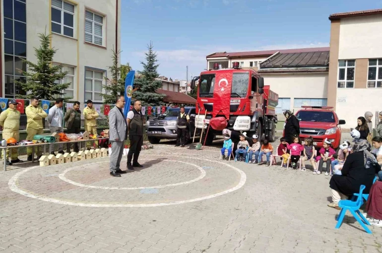 Minikler orman yangınlarına karşı bilinçlendirildi 