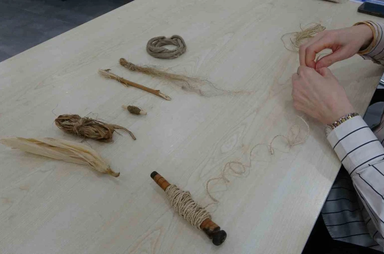 Mısır koçanı kıyafet oldu 