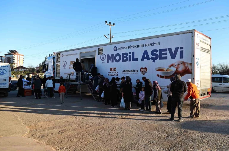Mobil Aşevi Ramazan bereketini mahallelere taşıyor