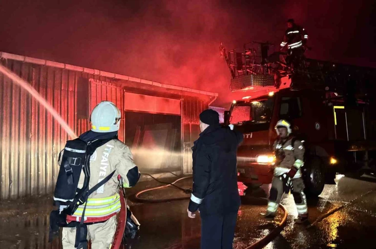 Mobilya atölyesinde yangın 