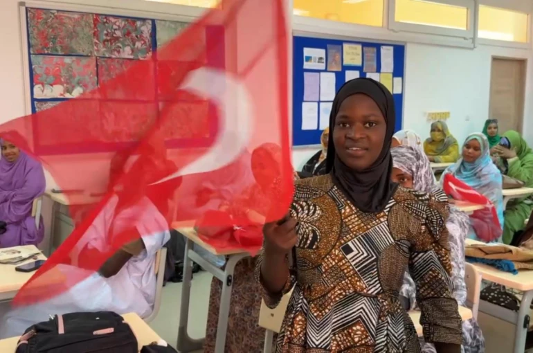 Moritanya’da ki Afrikalı öğrenciler Başkanı Altay’ı coşkuyla karşıladı