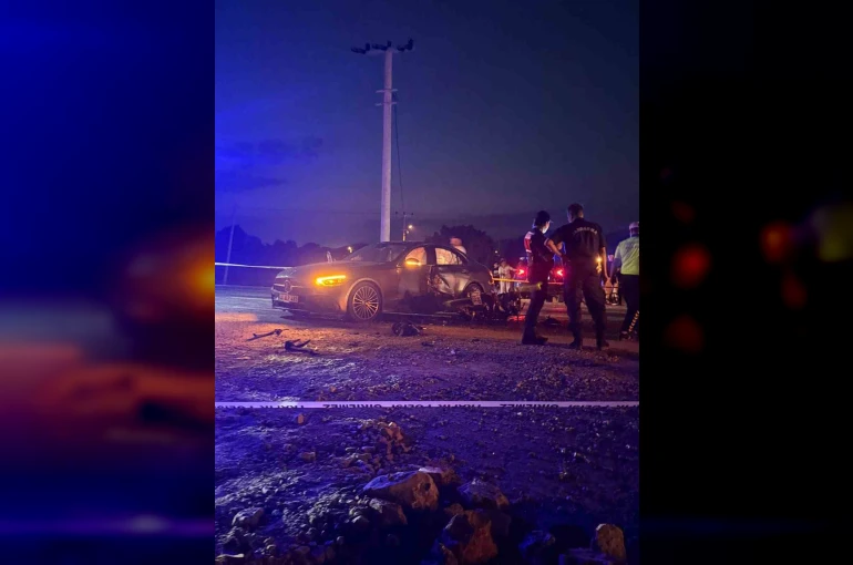 Motosiklet ile otomobil çarpıştı: 1 ölü