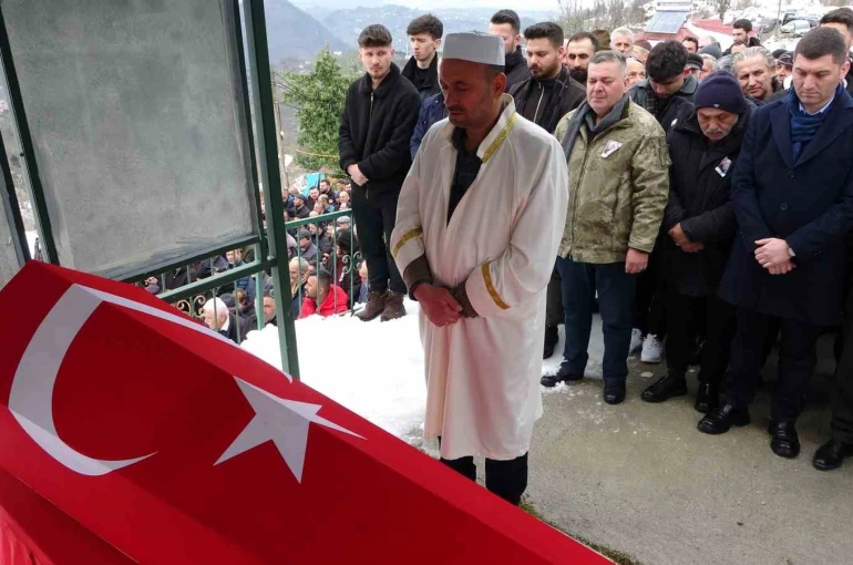 Motosiklet kazasında hayatını kaybeden astsubay, Ordu’da toprağa verildi 