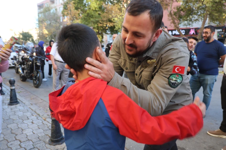 Motosikletle umre yolculuğunu tam 15 bin kilometreyle tamamladı