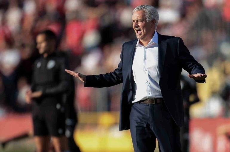 Mourinho, Benfica ile ilk maçına çıktı 