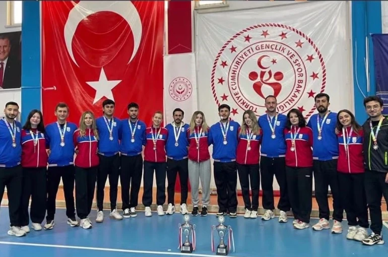 MSKÜ hokeyde Türkiye ikincisi oldu 