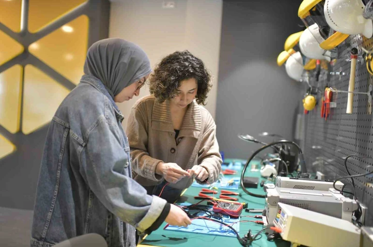 MSKÜ’de teknoloji üretimi yeni bir boyut kazanıyor 