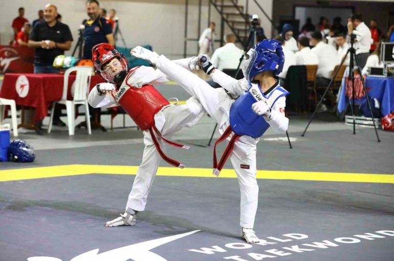 Mücahit Yancı Doğu Grubu Taekwondo Şampiyonası Sivas’ta başladı 