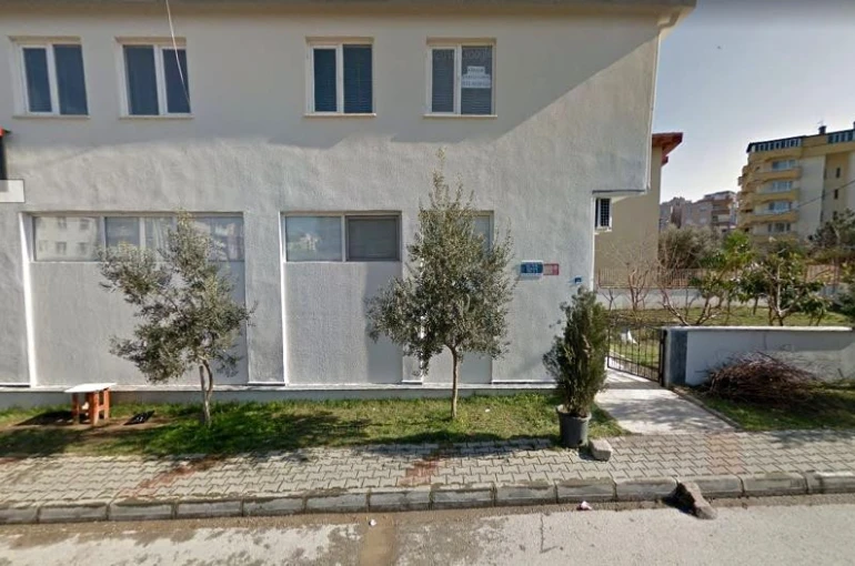 Mudanya’da kamuya ait zeytin ağaçları ve kaldırım yok oldu 