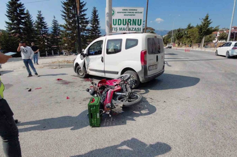 Mudurnu’da otomobil ile motosiklet çarpıştı, 1 ağır yaralı