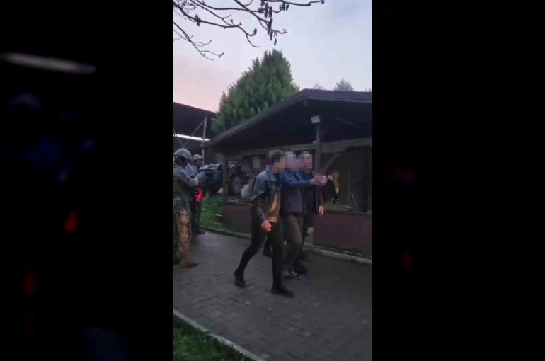 Müebbetlik firari saklandığı at çiftliğinde operasyonla yakalandı 