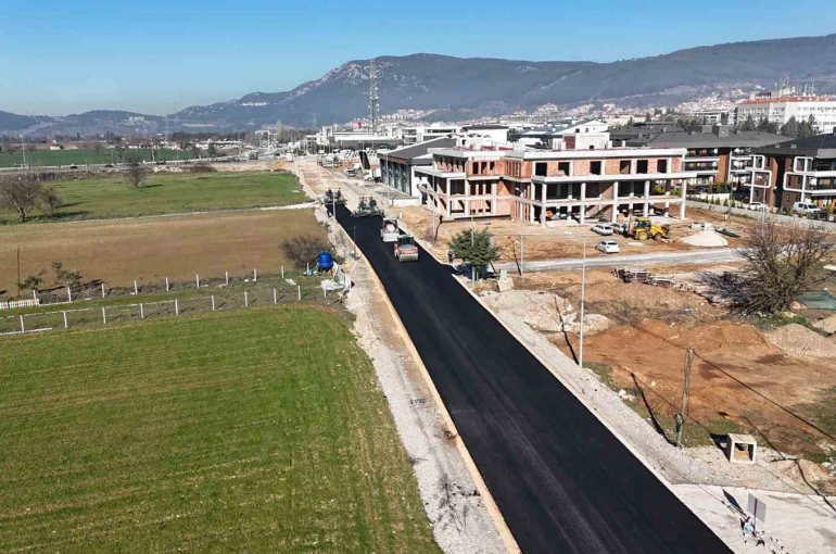 Muğla Büyükşehir, Menteşe’de yol yatırımlarını aralıksız sürdürüyor 