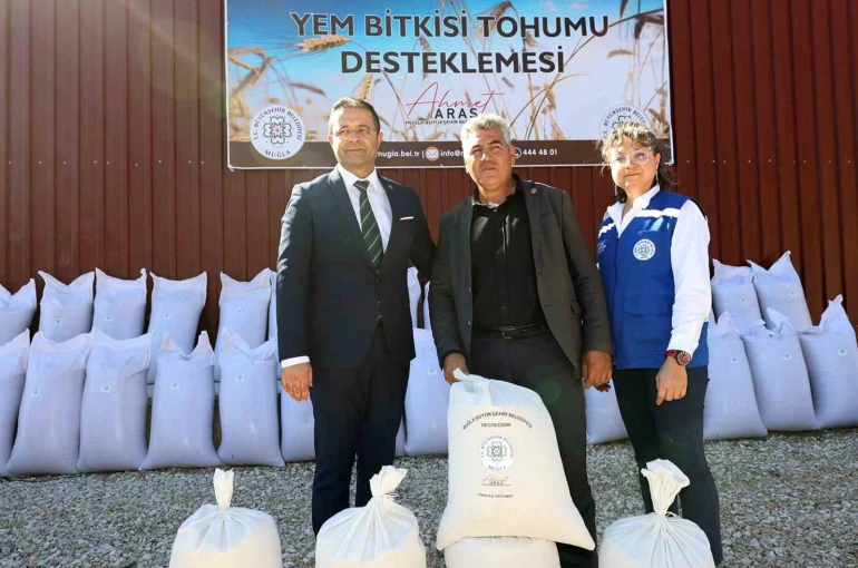 Muğla Büyükşehir’den Kırsal Kalkınmaya 330 tonluk yem tohumu desteği 