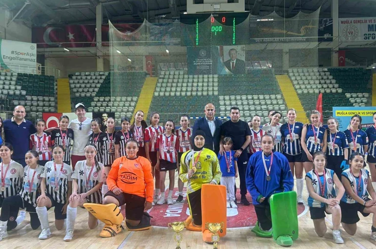 Muğla Hokey Cumhuriyet Kupası’nda şampiyonlar belli oldu 