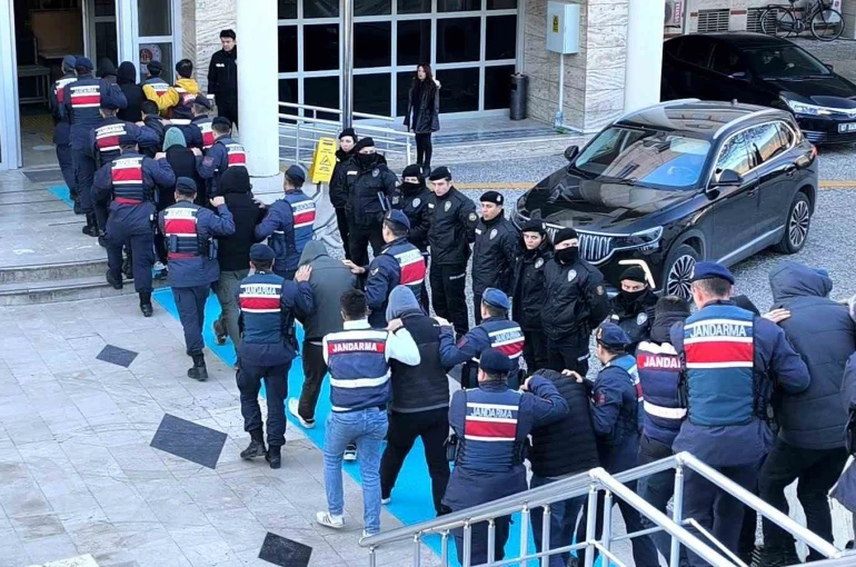 Muğla merkezli DEAŞ operasyonunda 11 şüpheli tutuklandı 