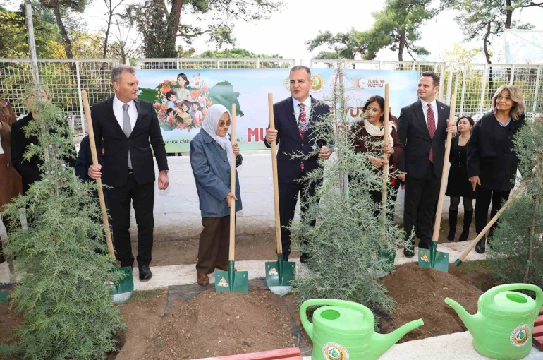 Muğla’da 16 bin 453 öğretmen için 16 Bin 453 fidan toprakla buluşuyor 