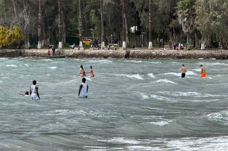 Muğla’da deniz sezonu erken açıldı 