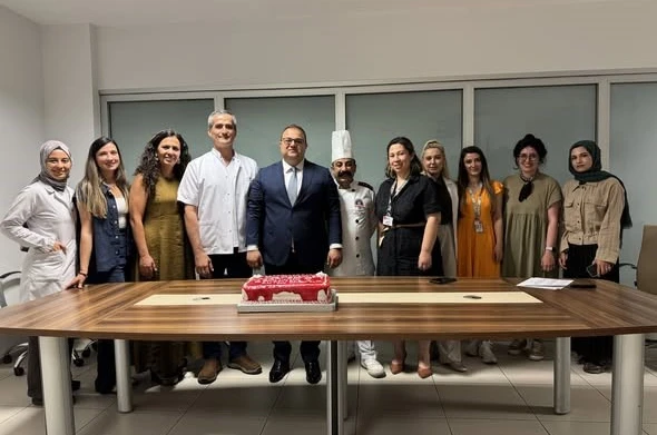 Muğla’da diyetisyenler günlerini pasta ile kutladı 