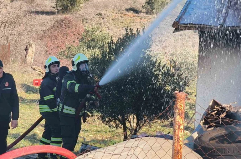 Muğla’da ev ve otomobil küle döndü 