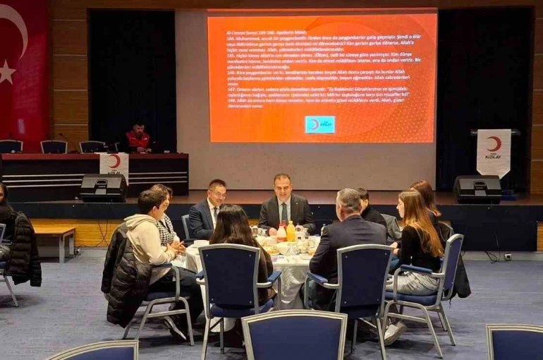 Muğla’da iyilik sofrası Kızılay, gönüllü ve hayırseverlerle iftarda buluştu