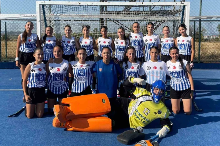 Muğla’nın kız hokeycileri Türkiye 5’incisi oldu