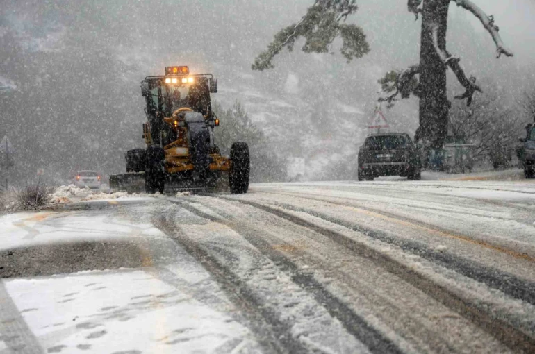 Muğla’nın yüksek kesimlerinde kar yağışı etkili olmaya başladı
