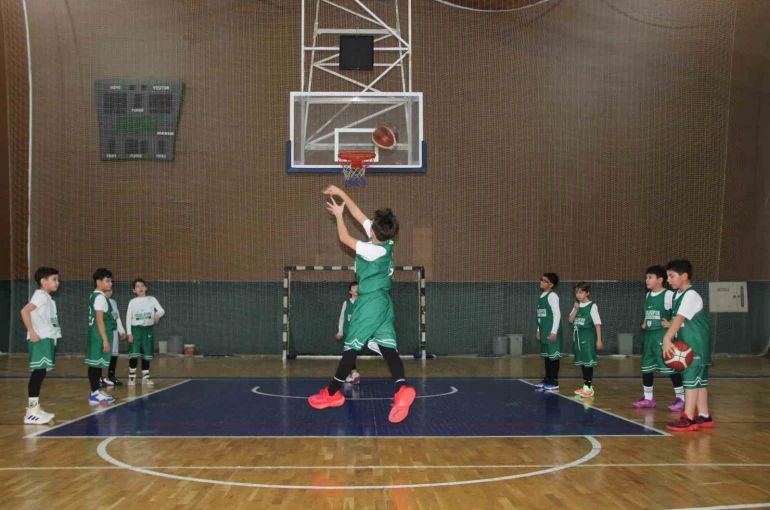 Muğlaspor basketbolda genç yetenekleri yetiştiriyor 