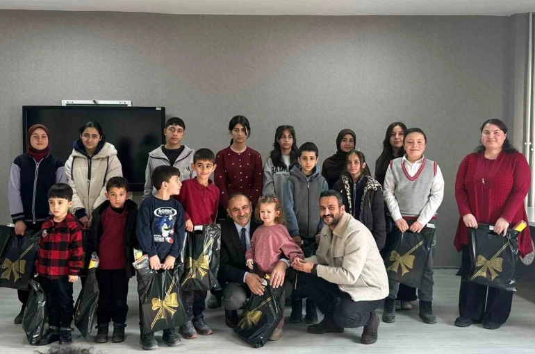 Muradiye’de 2. kitap okuma yarışması ödül töreni düzenlendi 