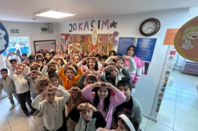 Muradiye’de Dünya Çocuk Hakları Günü Kutlandı 