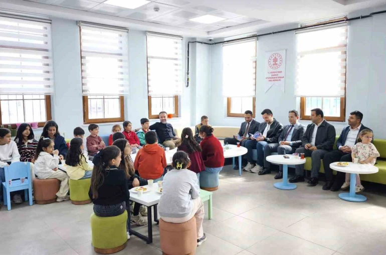 Muradiye’nin minik yazarları ilk imzalarını attı 