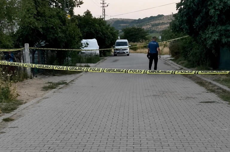 Muratlı’da feci kaza: Kargo aracının çarptığı bir çocuk öldü, 1 çocuk ağır yaralı