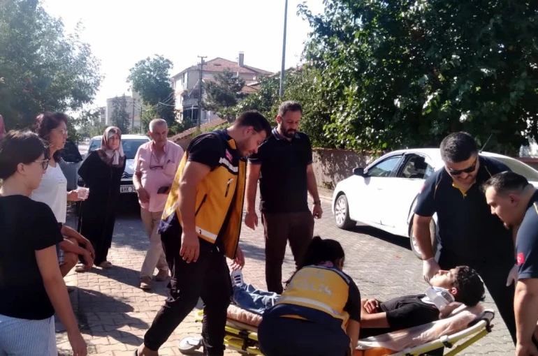 Muratlı’da motosiklet ile otomobil çarpıştı: 1 yaralı