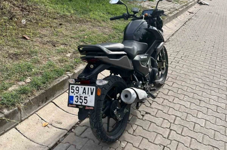 Muratlı’da trafik kazası: 2 yaralı 