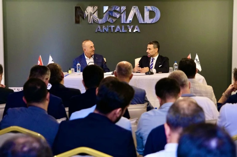 MÜSİAD’ın mesleki eğitim projelerine Çavuşoğlu’ndan övgü 