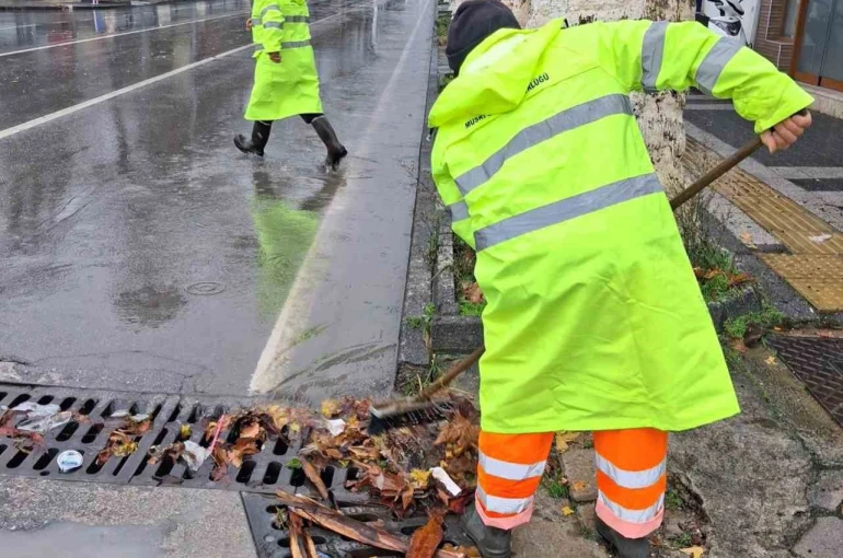 MUSKİ ekipleri 24 saat yağmur mesaisinde 
