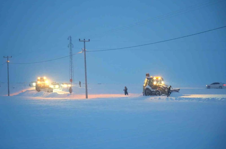 Muş’ta 121 köy yolu ulaşıma kapandı 