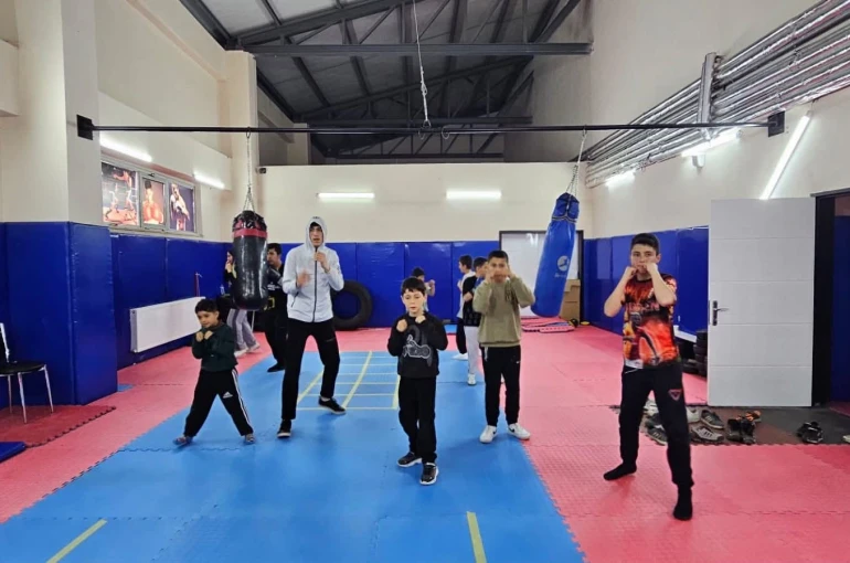 Muş’ta gençlerden boksa yoğun ilgi 