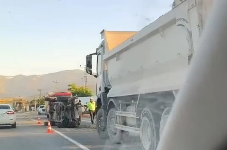 Muş’ta İl Özel İdaresi’ne ait araç takla attı: 1 yaralı 