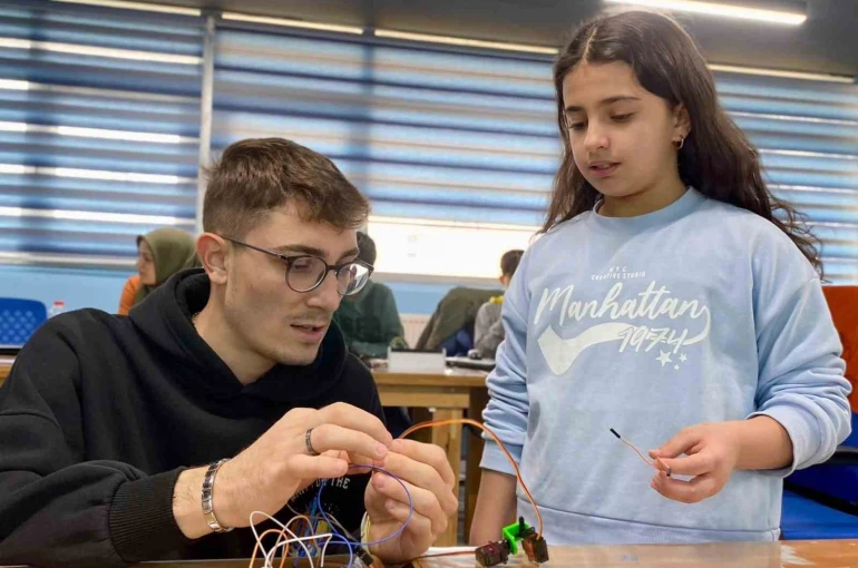 Muş’ta "İleri Robotik" eğitimleri sürüyor 