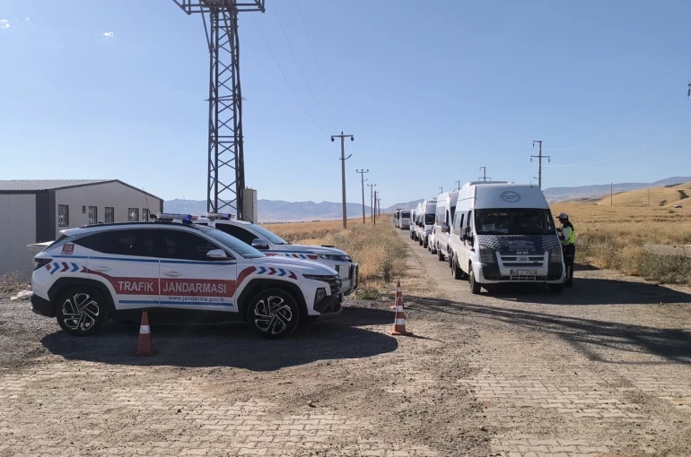 Muş’ta okul servis araçları denetlendi