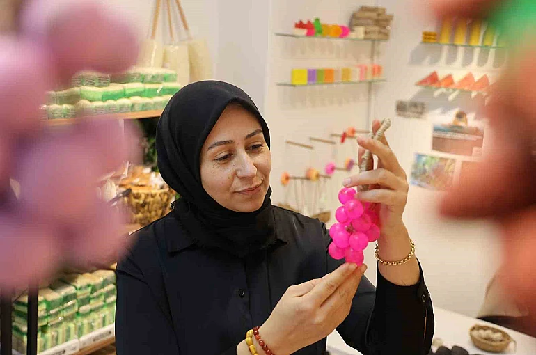 Mutfağında 3 çeşitle başladı, 100 çeşitle dükkan açtı 