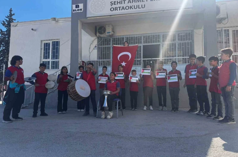Mut’lu öğrencilerden Filistin’e destek 