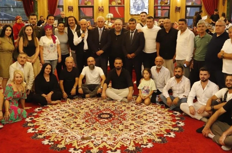 Müzisyen ve sanatçılardan kardeşlik mesajı 