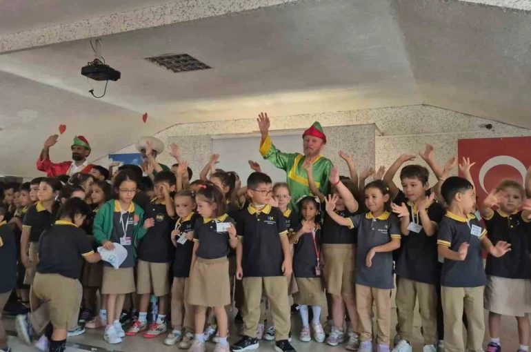 Nasrettin Hoca, Hacivat ve Karagöz kültür şölenine konuk oldu 