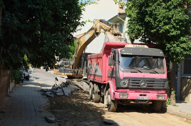 Nazilli’de 6 sokakta eş zamanlı asfalt mesaisi