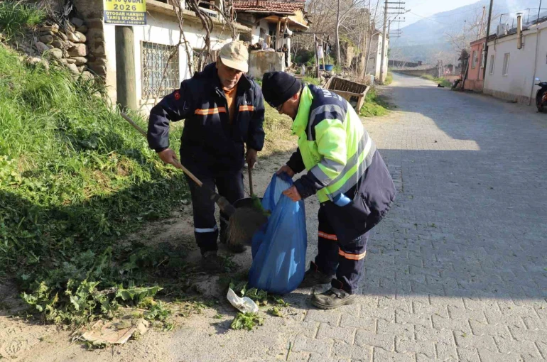 Nazilli’de bayram öncesi temizlik çalışması yapılıyor 