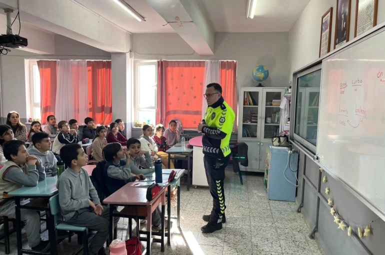 Nazilli’de öğrencilere güvenli trafik eğitimi 