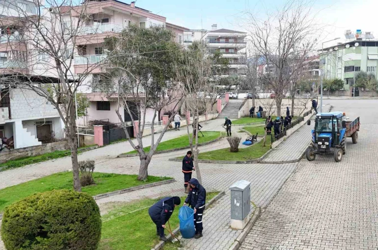 Nazilli’de parklar bahara hazırlanıyor 