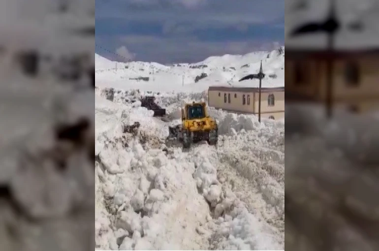 Nemrut’ta kar 5 metreyi buldu