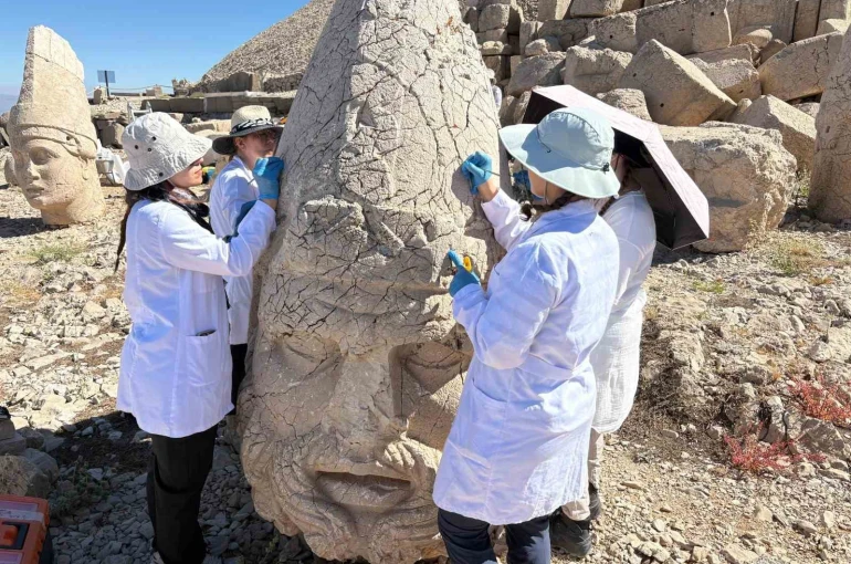 Nemrut’un dev heykellerine 5 yıllık koruma kalkanı